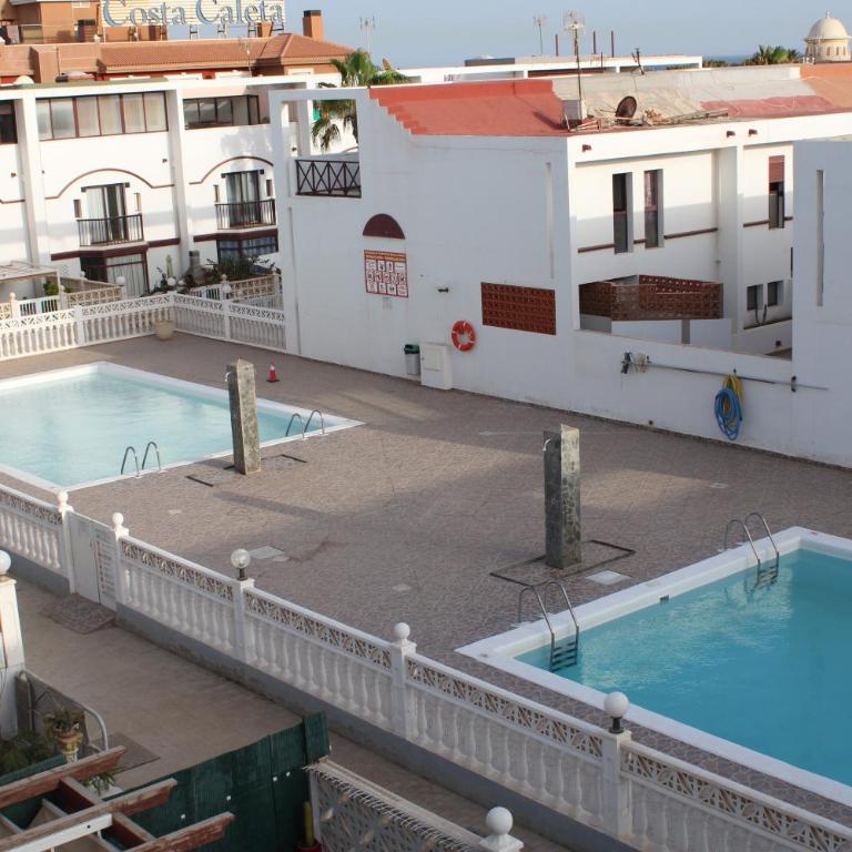 ROSET - Three-Bedroom House - 28