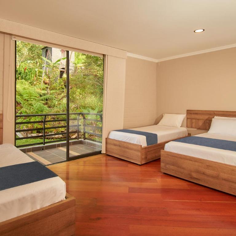 Kokumi by Bernalo Hotels - Habitación Familiar con balcón - 2