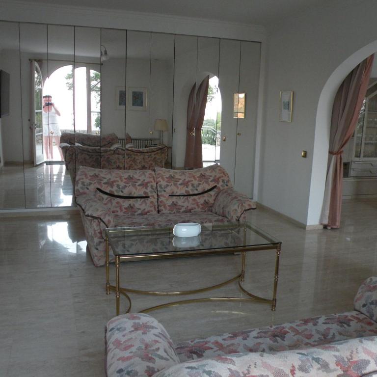 GRAND APPARTEMENT 7 PERSONNES PISCINE XXL VUE EXCEPTIONNELLE BAIE DE CANNES CALMe - Two-Bedroom Apartment - 12