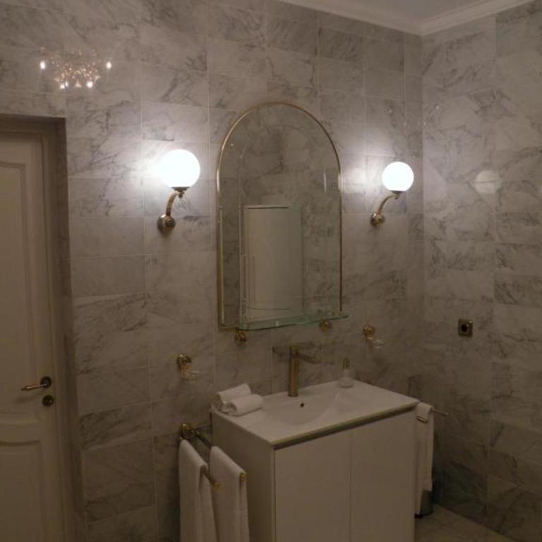 GRAND APPARTEMENT 7 PERSONNES PISCINE XXL VUE EXCEPTIONNELLE BAIE DE CANNES CALMe - Two-Bedroom Apartment - 20