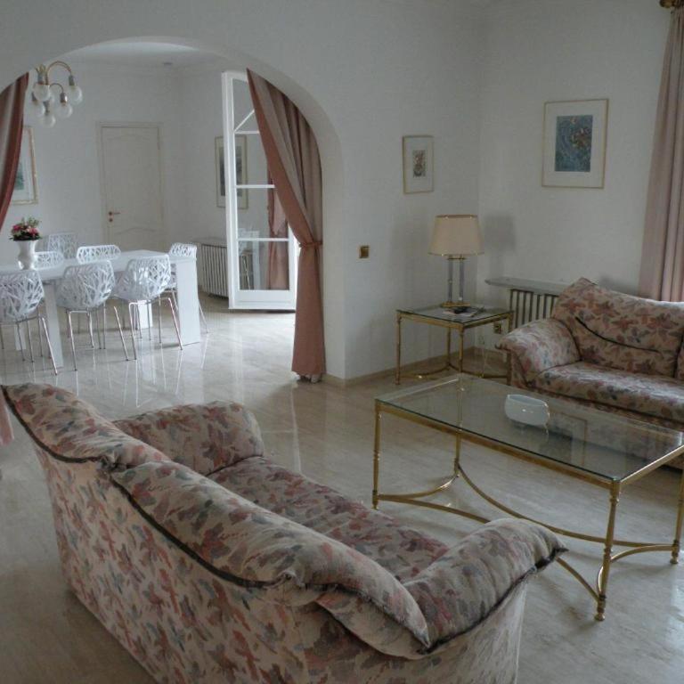 GRAND APPARTEMENT 7 PERSONNES PISCINE XXL VUE EXCEPTIONNELLE BAIE DE CANNES CALMe - Two-Bedroom Apartment - 13