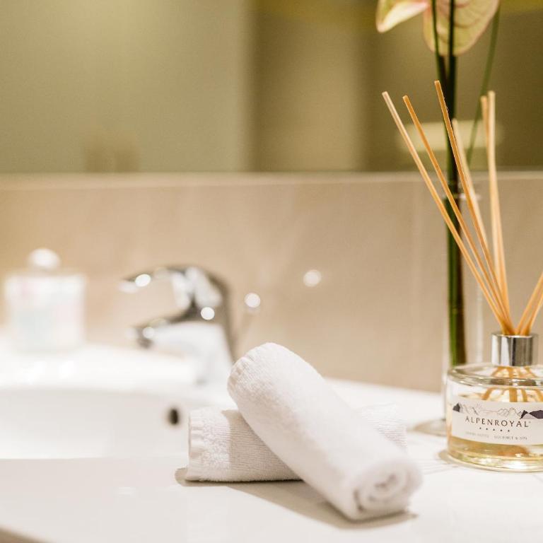Hotel Alpenroyal - The Leading Hotels of the World - Camera Matrimoniale Deluxe - 1