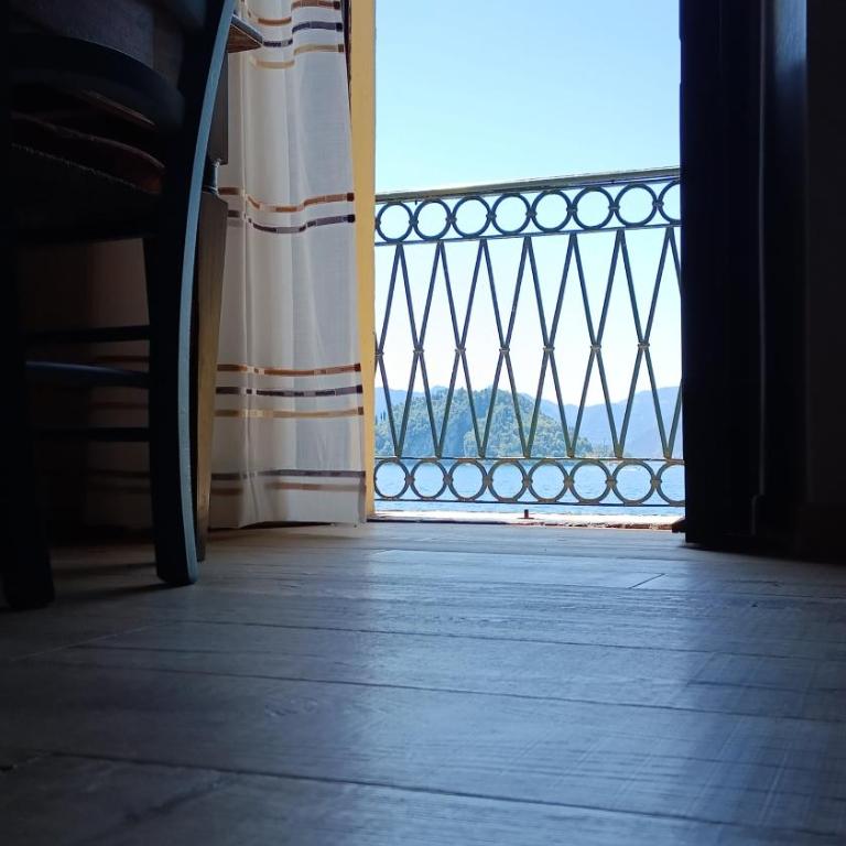 Namaste apartment Fiumelatte-lake view - One-Bedroom Apartment - 11