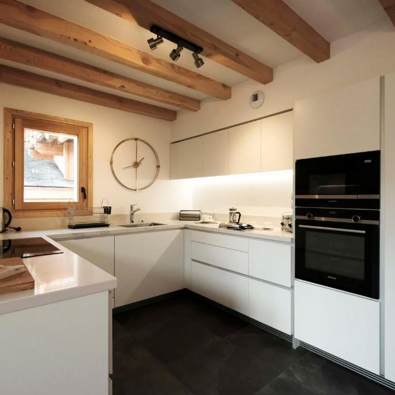 Chalet de luxe avec accès pistes, sauna et jacuzzi - FR-1-344-744 - Chalet - 16