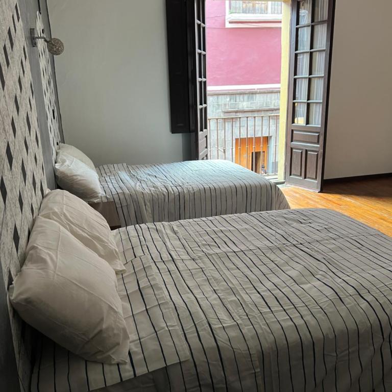 Catedral 304 - Twin Room with Balcony - 1
