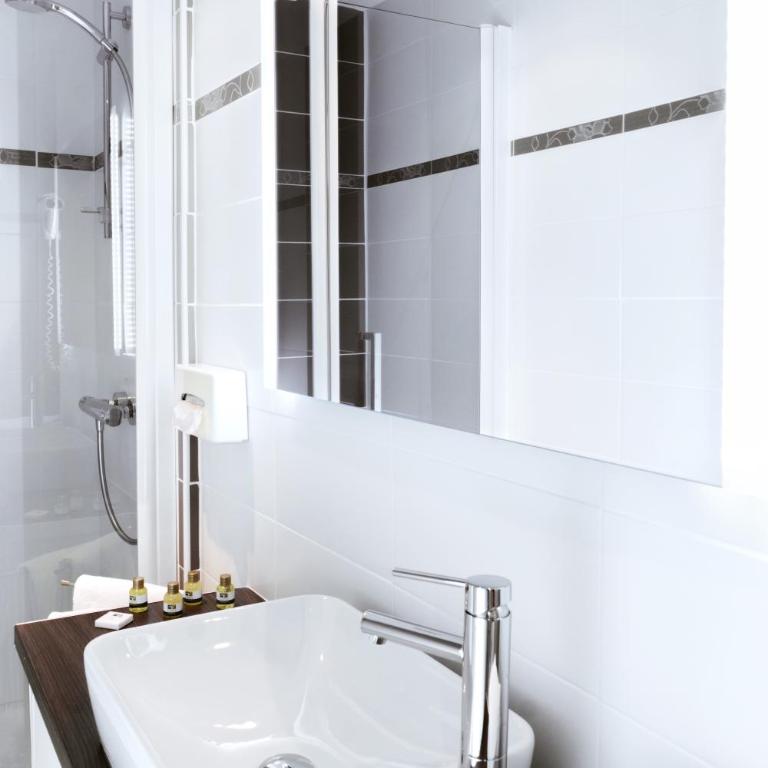Hôtel Les Nations The Originals Boutique VICHY - Chambre Double ou Lits Jumeaux Confort - 8