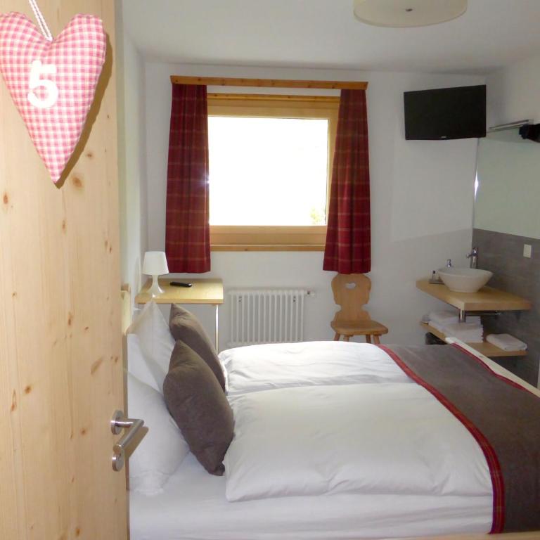 Hotel Roseg-Gletscher - Doppelzimmer mit Gemeinschaftsbad - 4