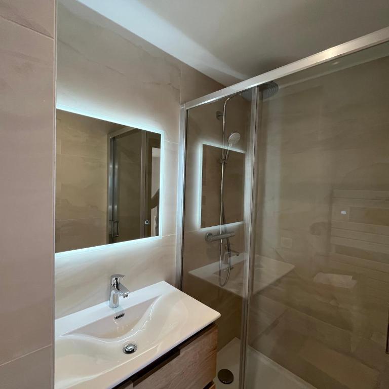 Renovated 6 pers Luxury Chalet in Meribel Centre 85m2 3BR 3BA with Mountain View and boots heater ! - Appartement 3 Chambres - 56