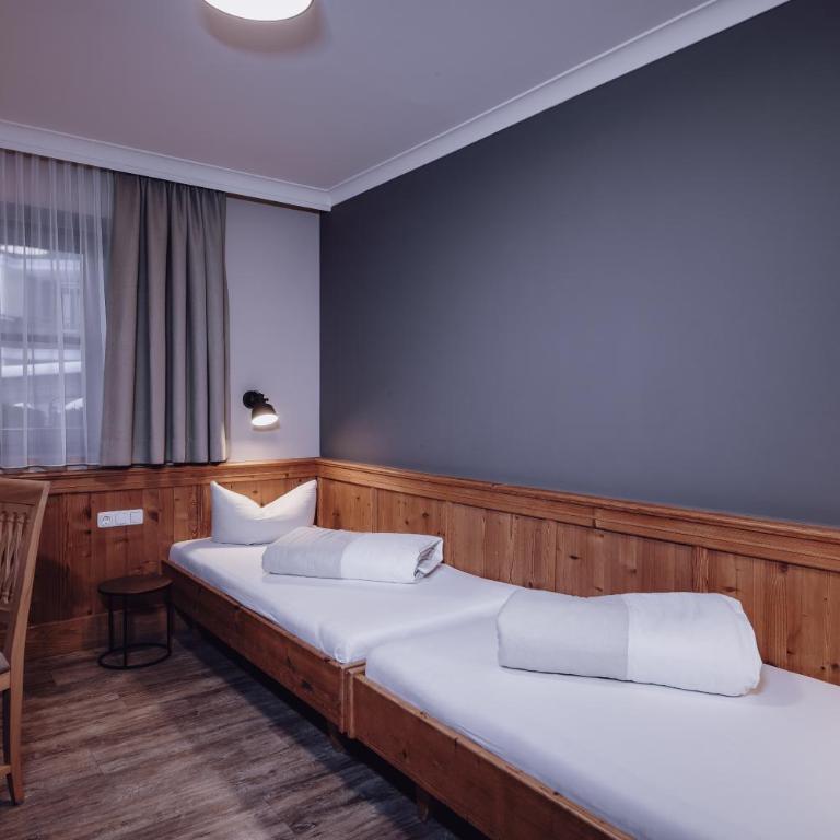 Ellmauhof - das Generationenresort - Comfort Family Suite with 2 Bedrooms and Panorama View - 1