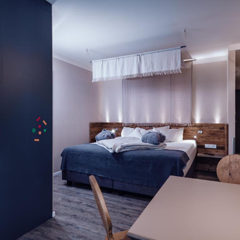 Ellmauhof - das Generationenresort - Deluxe Family Suite with 2 Bedrooms and Mountain View - 1