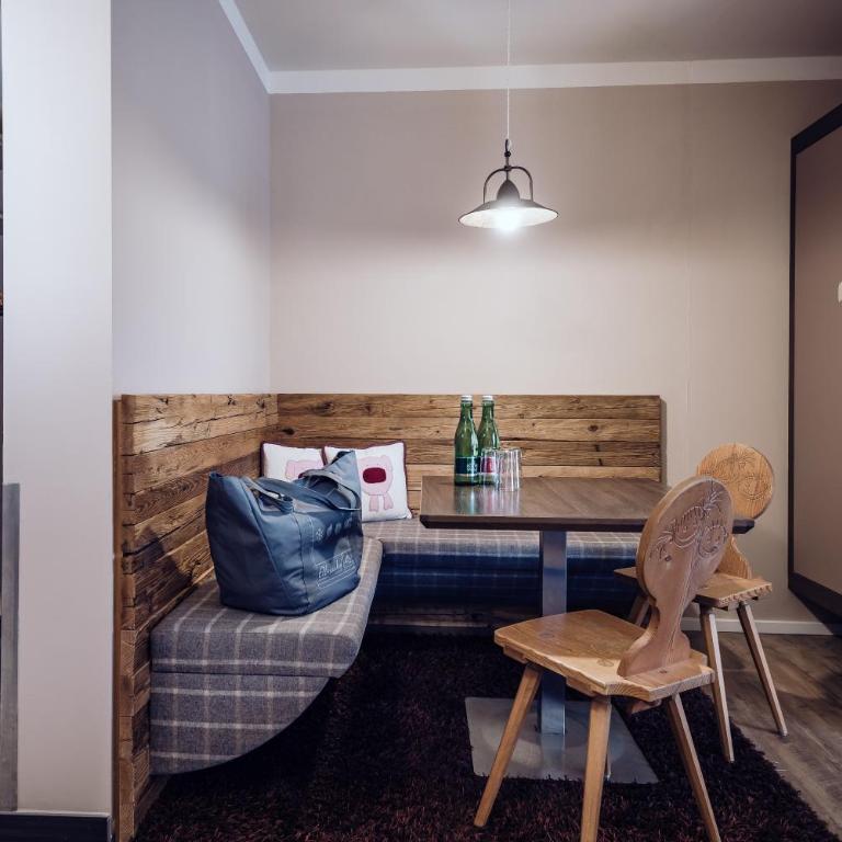 Ellmauhof - das Generationenresort - Comfort Family Suite with 2 Bedrooms and Mountain View - 1