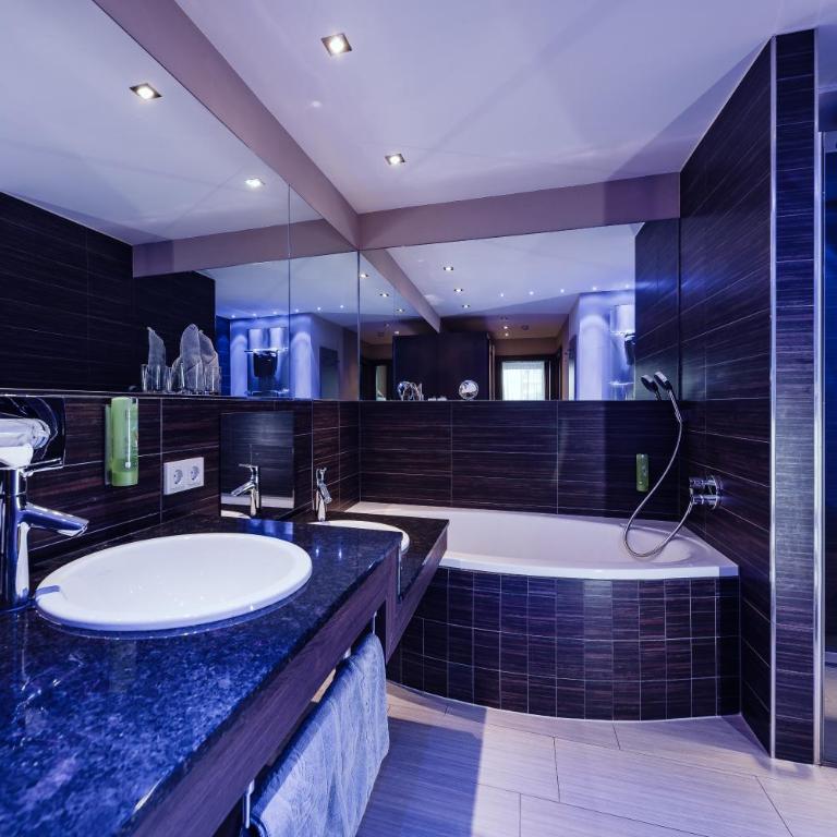 Ellmauhof - das Generationenresort - Deluxe Family Suite with 2 Bedrooms and Mountain View - 2