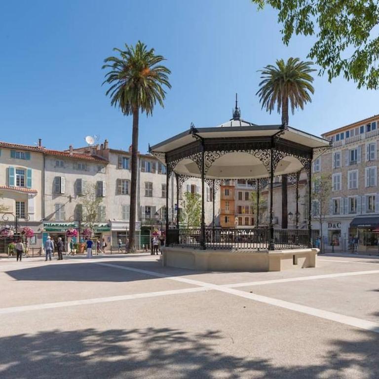 Antibes : Beau studio en plein centre ville - Appartement 1 Chambre - 14