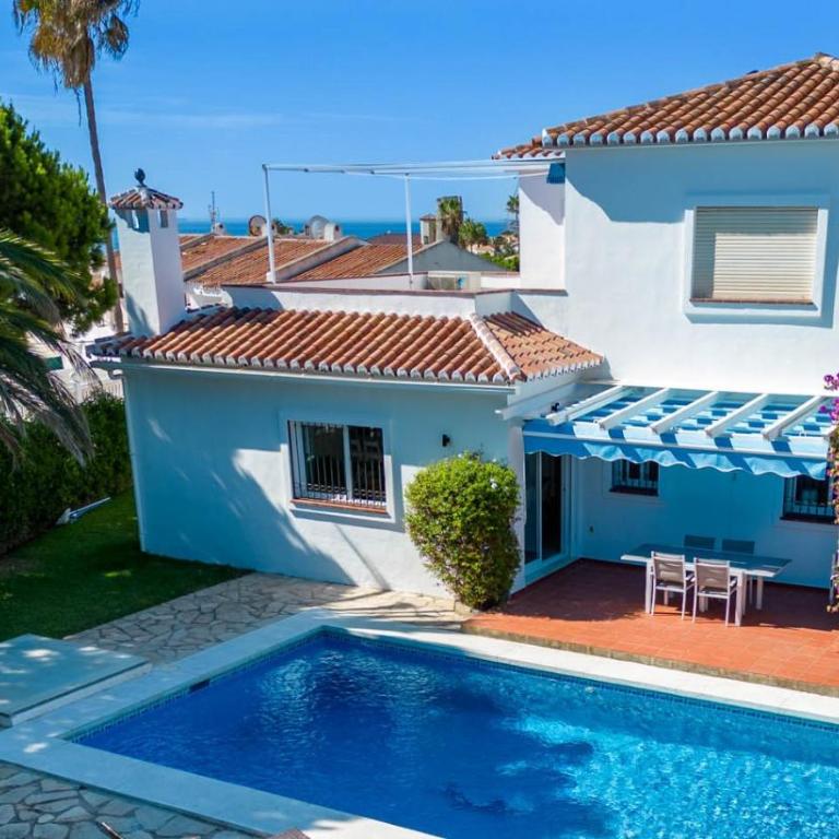 Lets in the Sun Villa Blue Mijas - Villa - 2
