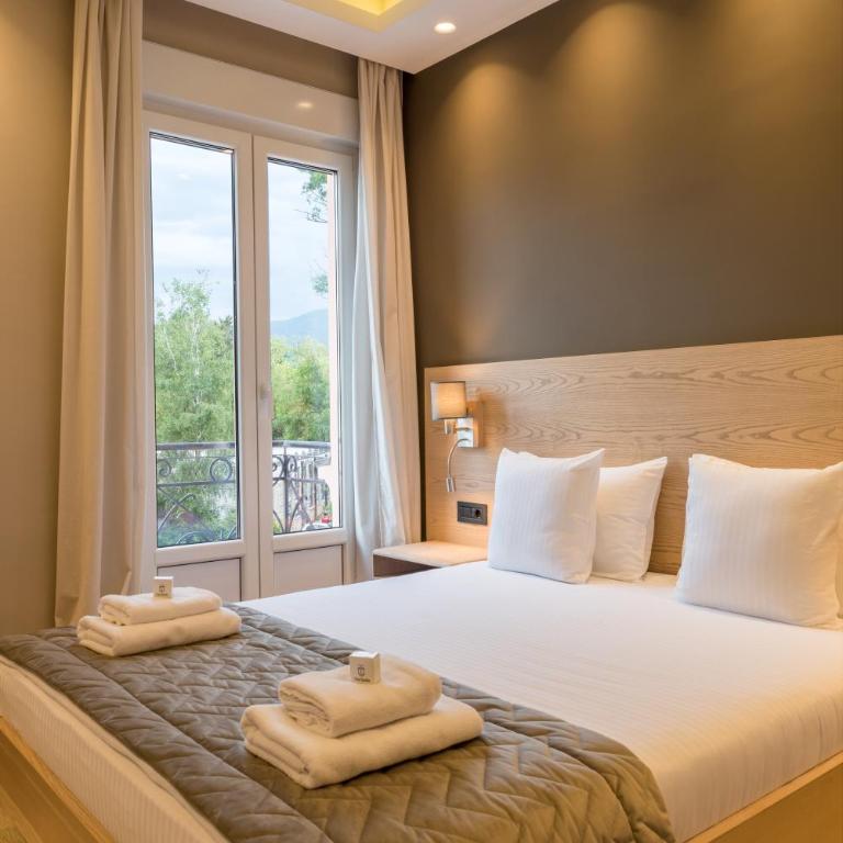 Emilia Lux Rooms - Deluks Dvokrevetna Soba sa Bračnim Krevetom i Balkonom - 6