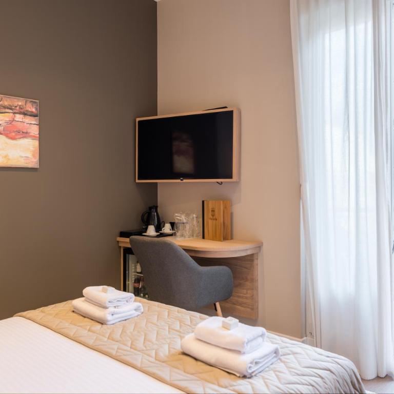 Emilia Lux Rooms - Deluks Dvokrevetna Soba sa Bračnim Krevetom i Balkonom - 7
