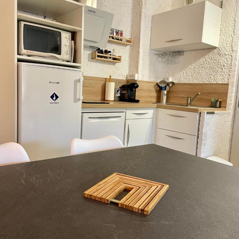 Le Balcon du Lys, parking privé et proche du centre - Two-Bedroom Apartment - 4