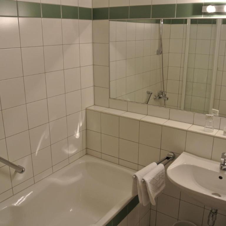 Dei Hotel Schönblick - Classic Doppelzimmer mit Balkon - 1
