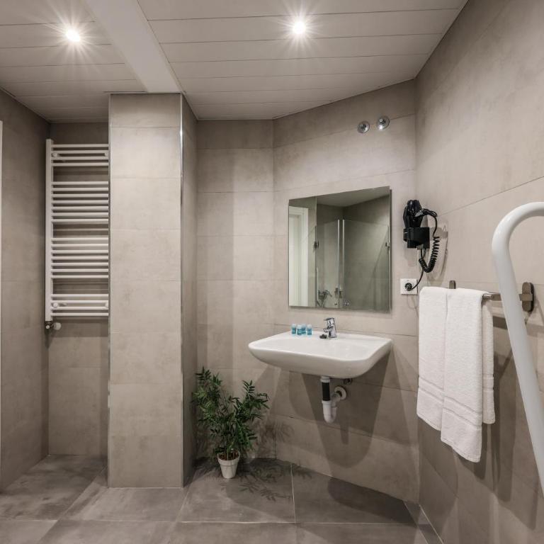 AmazINN Madrid Chamberi - Deluxe Single Room - 3