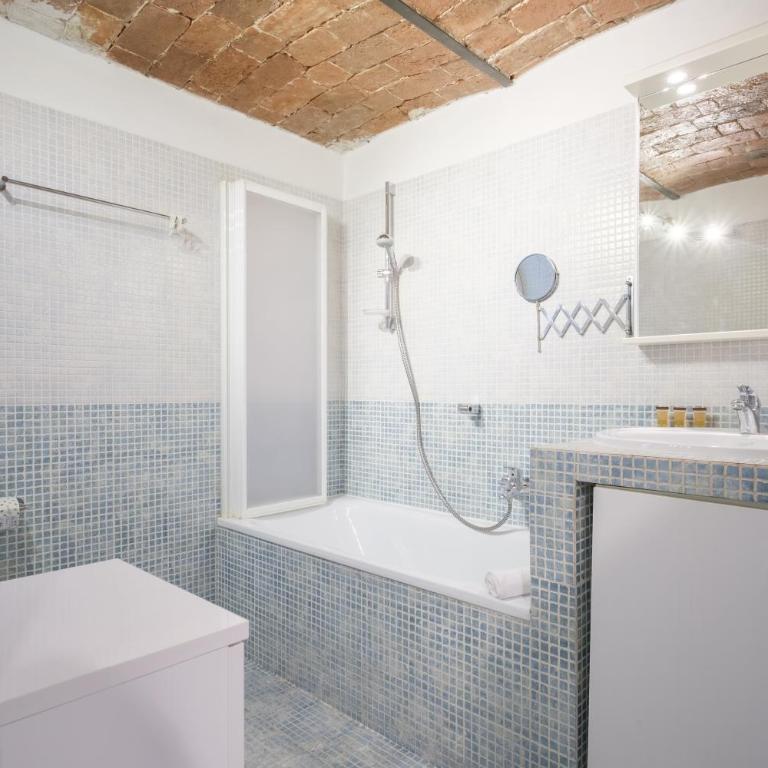 Irnerio 39 by Studio Vita - Three-Bedroom Apartment - 18