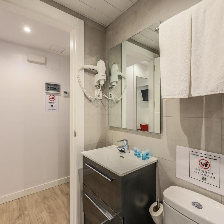 AmazINN Madrid Chamberi - Deluxe Double Room - 4