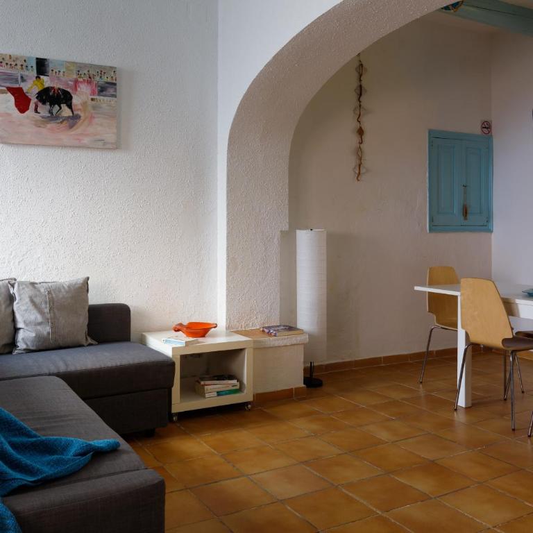 Lets Holidays COZY HOUSE in the CENTER of TOWN - Casa de 3 dormitorios - 4
