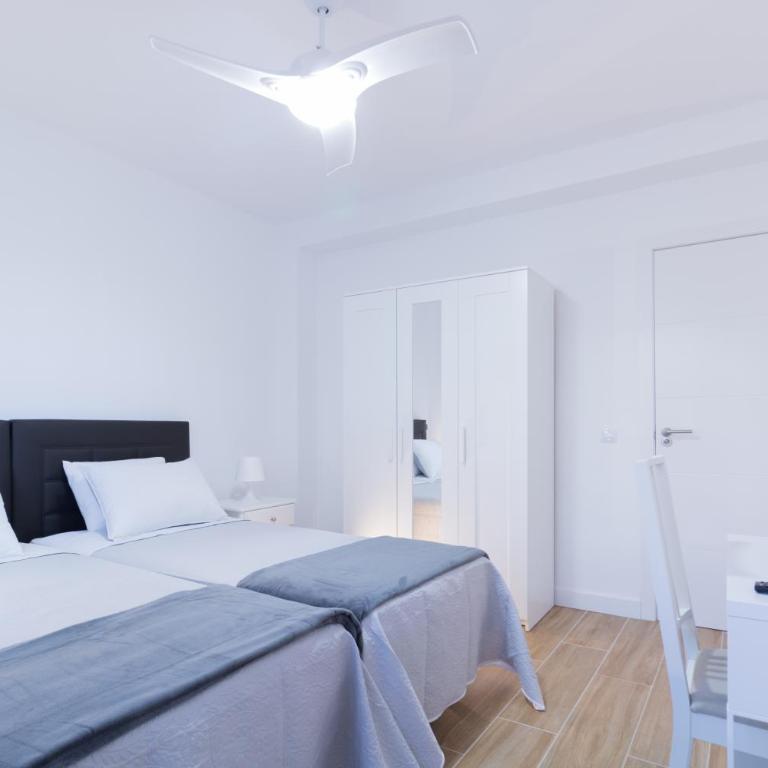Las Palmas Smart Rooms - Habitación Doble con baño compartido - 2 camas - 2