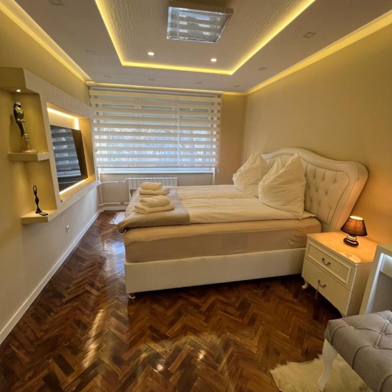 Apartments Lux BY BEN&CO - One-Bedroom Apartment - 8