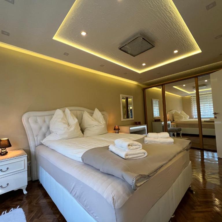 Apartments Lux BY BEN&CO - One-Bedroom Apartment - 2