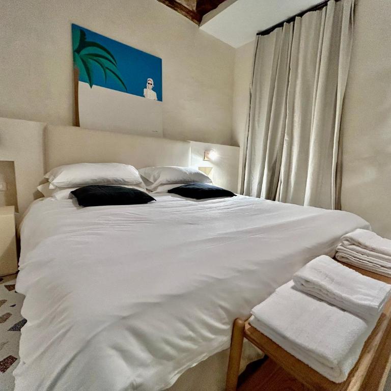 Farini Suites wi-fi - Camera Matrimoniale con Bagno Privato - 1
