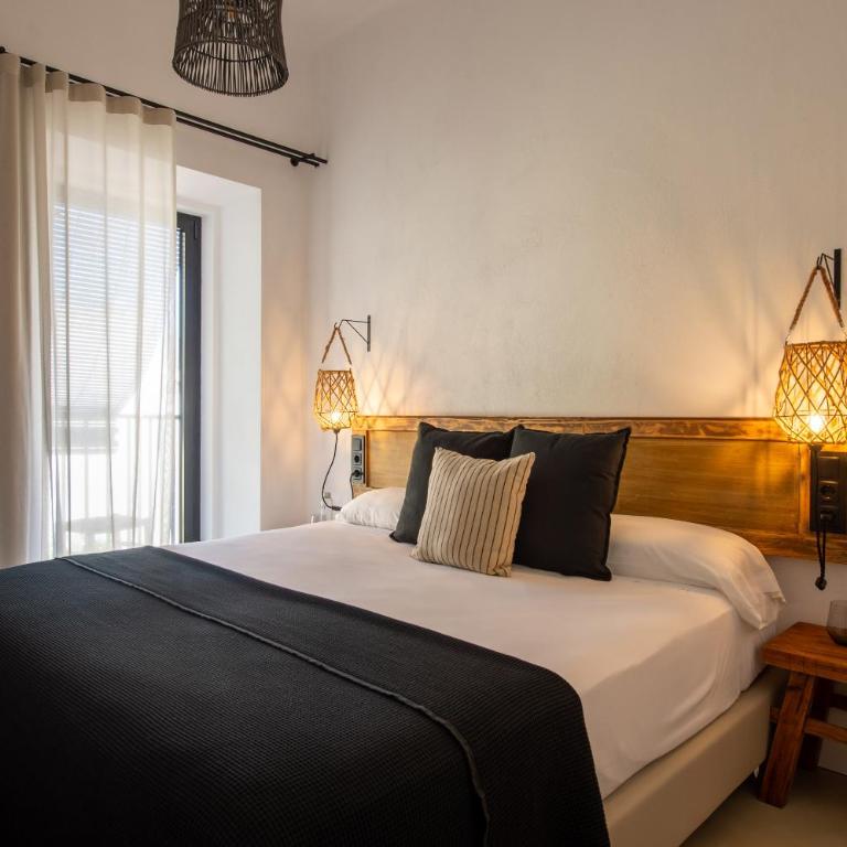Hostal Boutique Es Menut - Habitación Cuádruple con balcón - 9