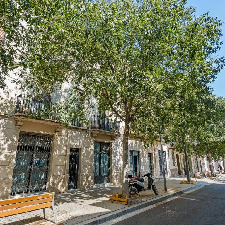 Bright 2BR in Clot Desk Fiber Wi-Fi - Apartment - 21