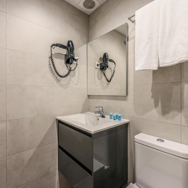 AmazINN Places Blasco de Garay 113 - Economy Quadruple Room - 3