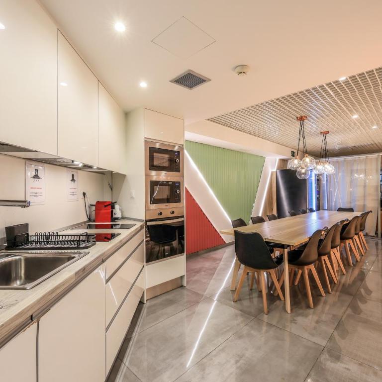 AmazINN Places Blasco de Garay 113 - Economy Quadruple Room - 28