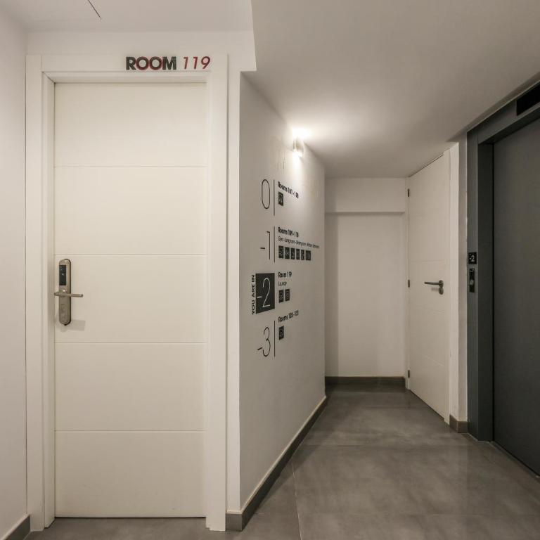 AmazINN Places Blasco de Garay 113 - Economy Quadruple Room - 27