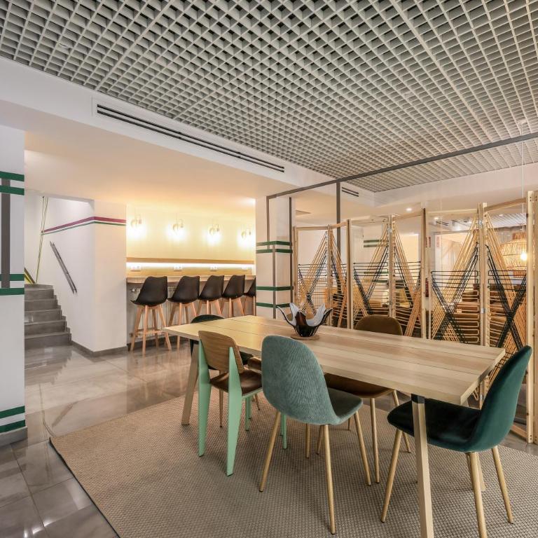 AmazINN Places Blasco de Garay 113 - Economy Quadruple Room - 52
