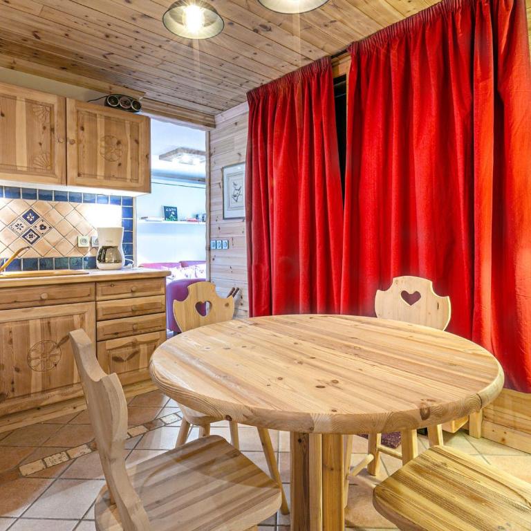 Appartement confortable et bien équipé à Val-d'Isère avec parking et terrasse - FR-1-694-301 - Appartement - 9
