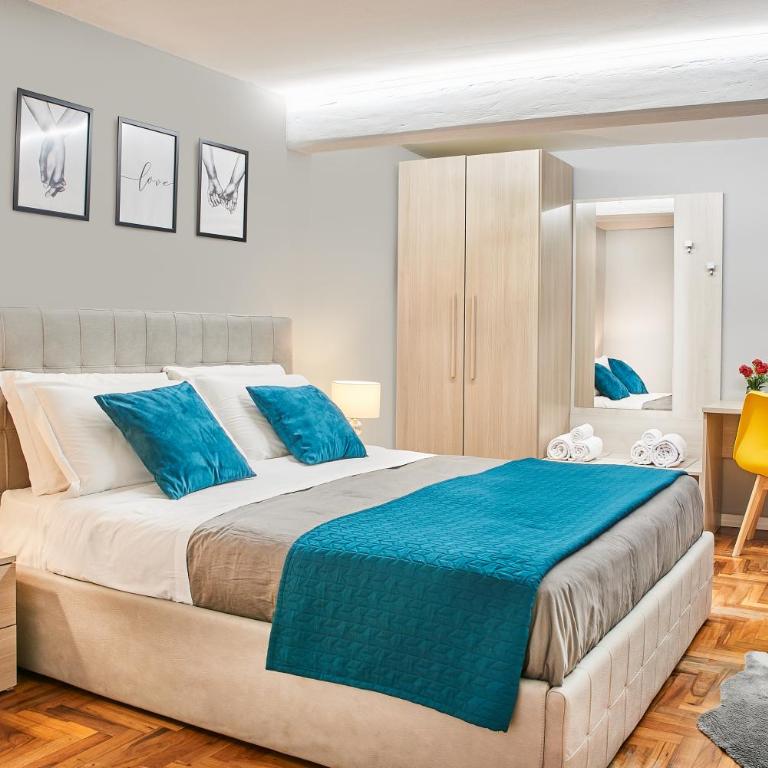Firenze Rooms Cathedral B&B - Economy Triple Room - 8