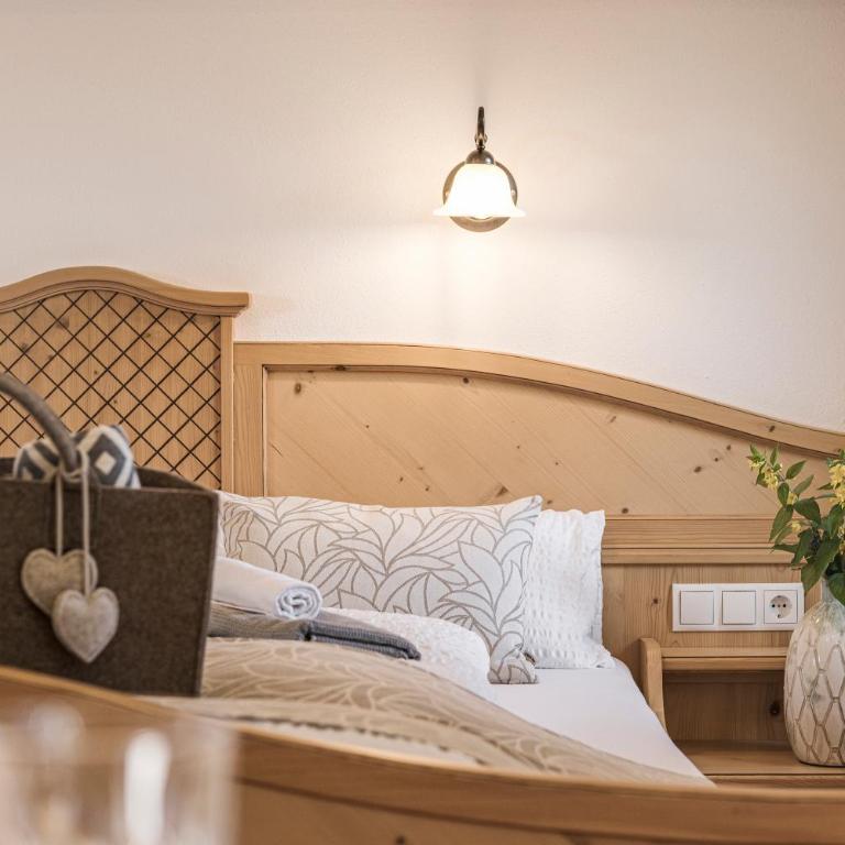Biohotel Rastbichlhof inkl STUBAI SUPER CARD - Deluxe Doppelzimmer mit Balkon - 2