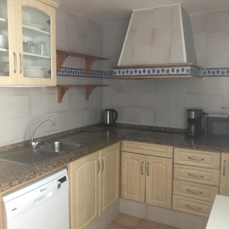 Espacioso apartamento en Barbate con Wifi - Apartamento de 3 dormitorios - 28
