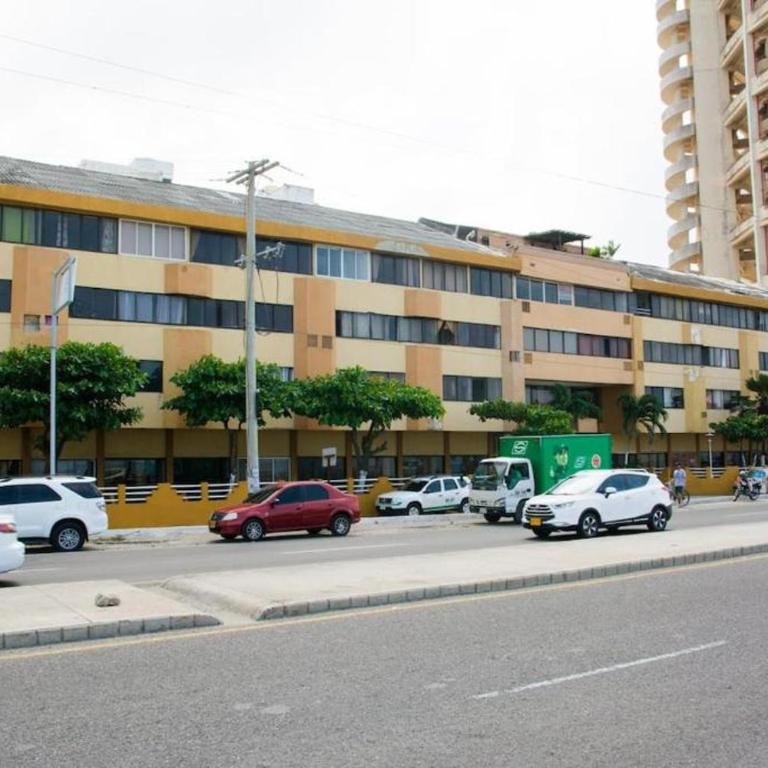 Apartamento Marbella - En Edificio Frente a la Playa cerca al centro Histórico - Two-Bedroom Apartment - 7