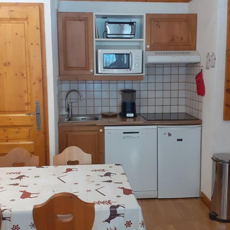 2 pièces 4 pers 3* avec balcon exposé Est, animaux acceptés - FR-1-263-400 - Appartement (4 Adultes) - 3