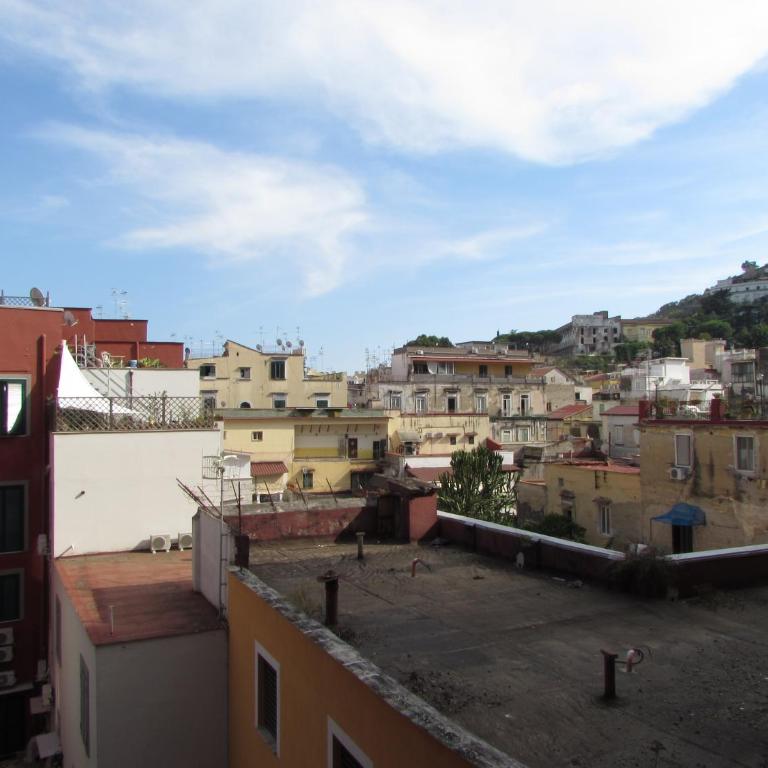Enzo Home - Camera Matrimoniale con Bagno Privato - 1