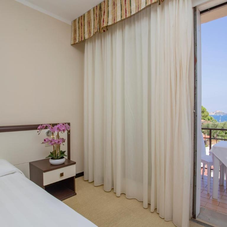 Hotel Fabricia - Camera Matrimoniale/Doppia con Letti Singoli con Vista Mare - 3