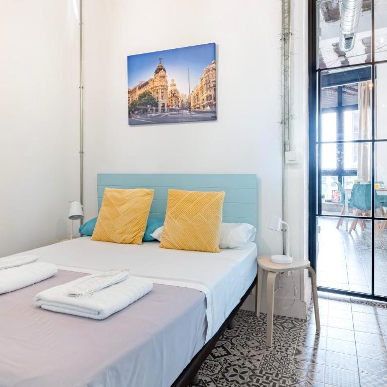 Vintage Apartment near Puerta del Sol - One-Bedroom Apartment - 2