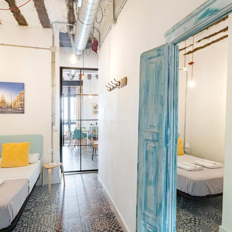 Vintage Apartment near Puerta del Sol - One-Bedroom Apartment - 38