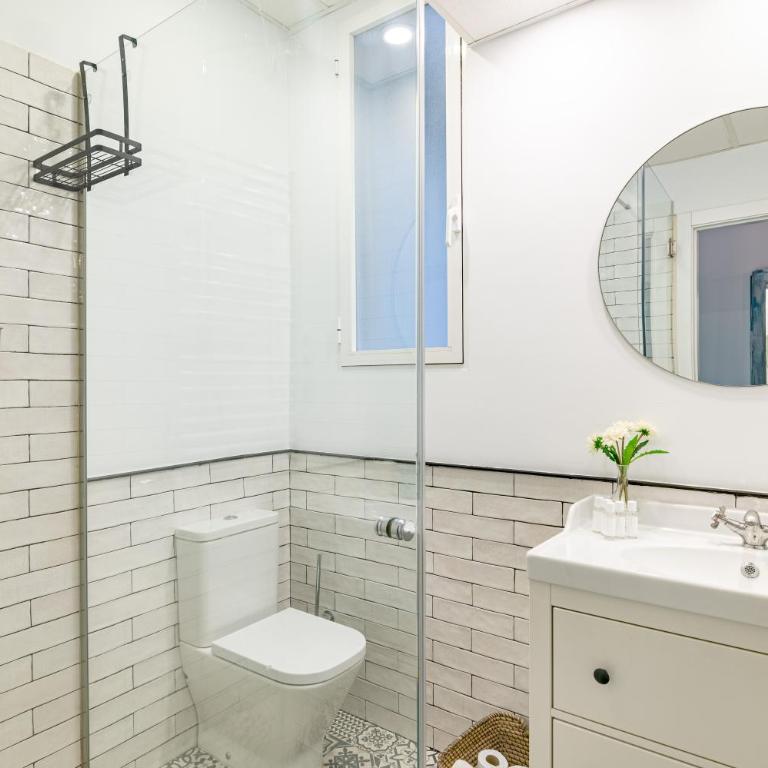 Vintage Apartment near Puerta del Sol - One-Bedroom Apartment - 16