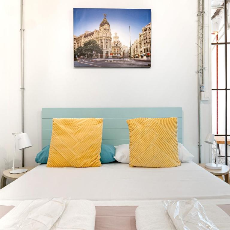 Vintage Apartment near Puerta del Sol - One-Bedroom Apartment - 4
