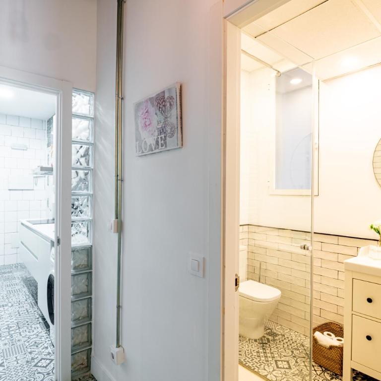 Vintage Apartment near Puerta del Sol - One-Bedroom Apartment - 30