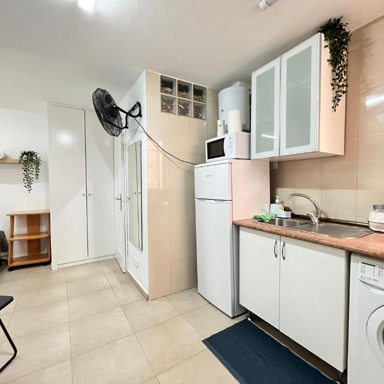 Estudio Acogedor Amparo Temporal - One-Bedroom Apartment - 9